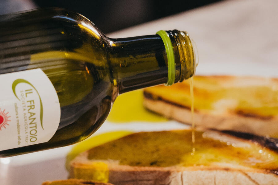 Come usare olio di oliva in cucina? Quale è il migliore per cucinare